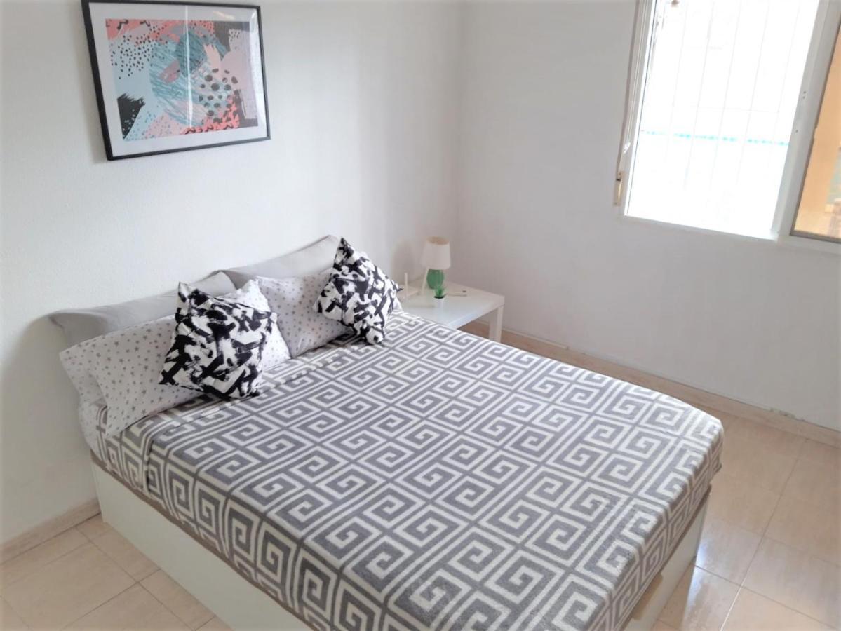 Pretty Studio With Swimming Pool Torrevieja Buitenkant foto